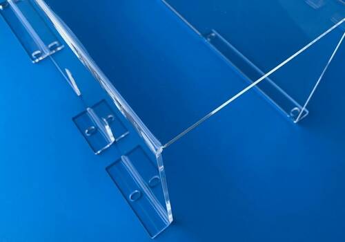 Protective cover in Plexiglass